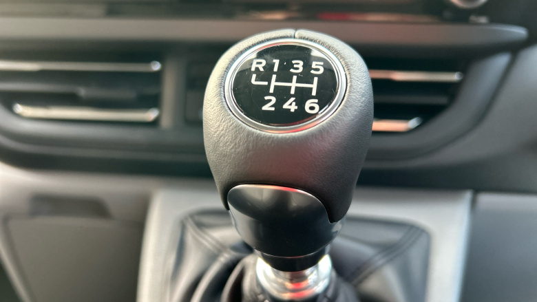 Ford Tourneo Custom 320 L1 Diesel Fwd 2.0 EcoBlue 136ps H1 Titanium 8 seater Auto